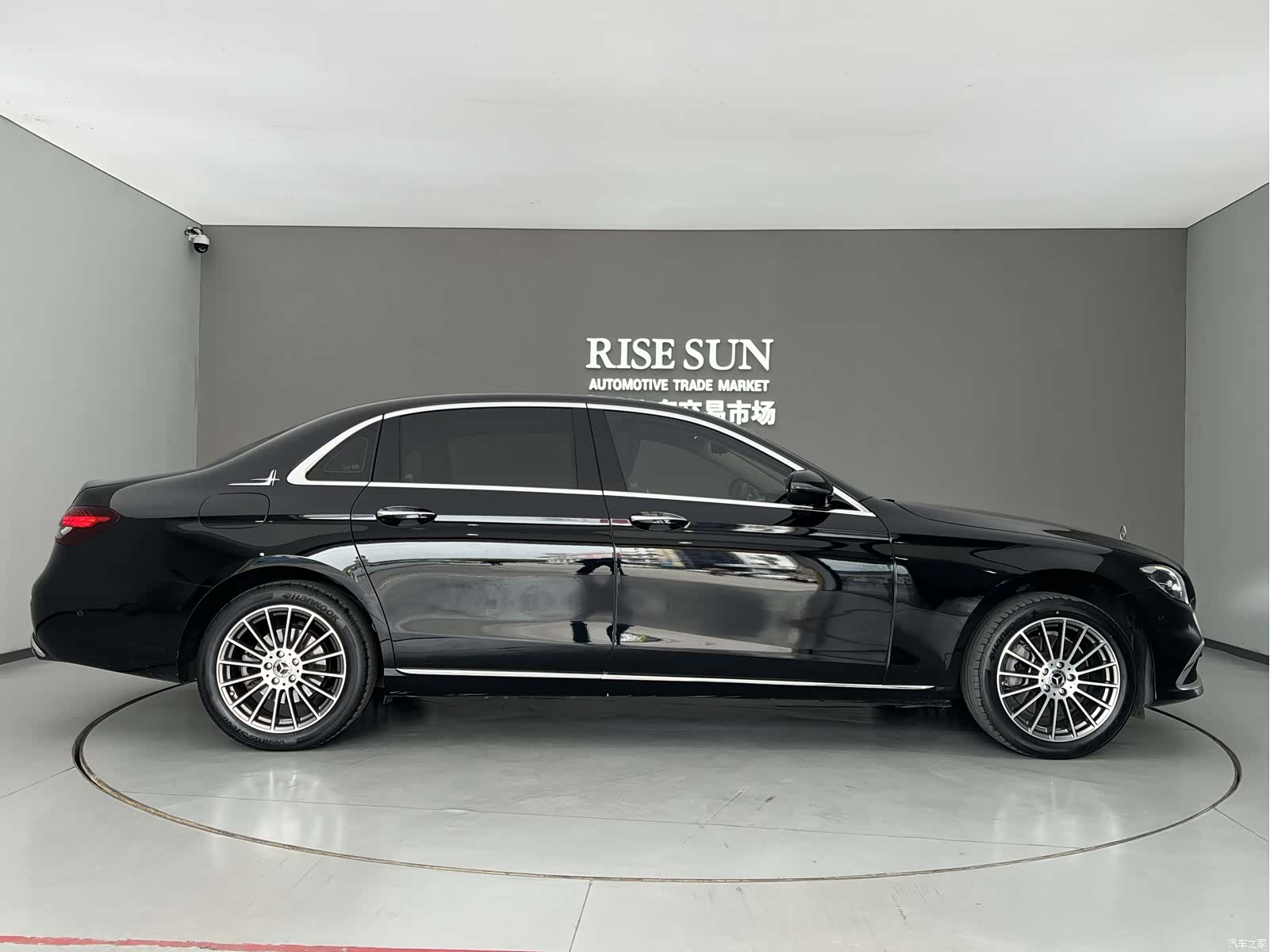 Mercedes-Benz E-Class, 2023 23