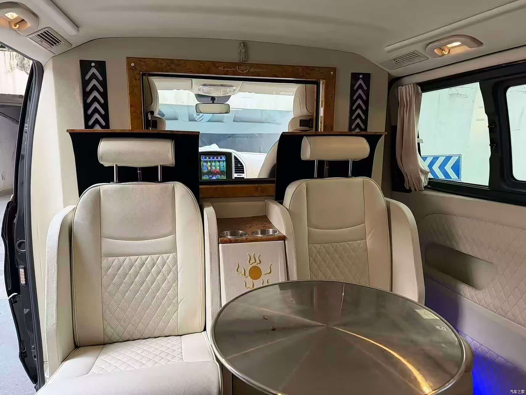 Mercedes-Benz VI, 2019 16