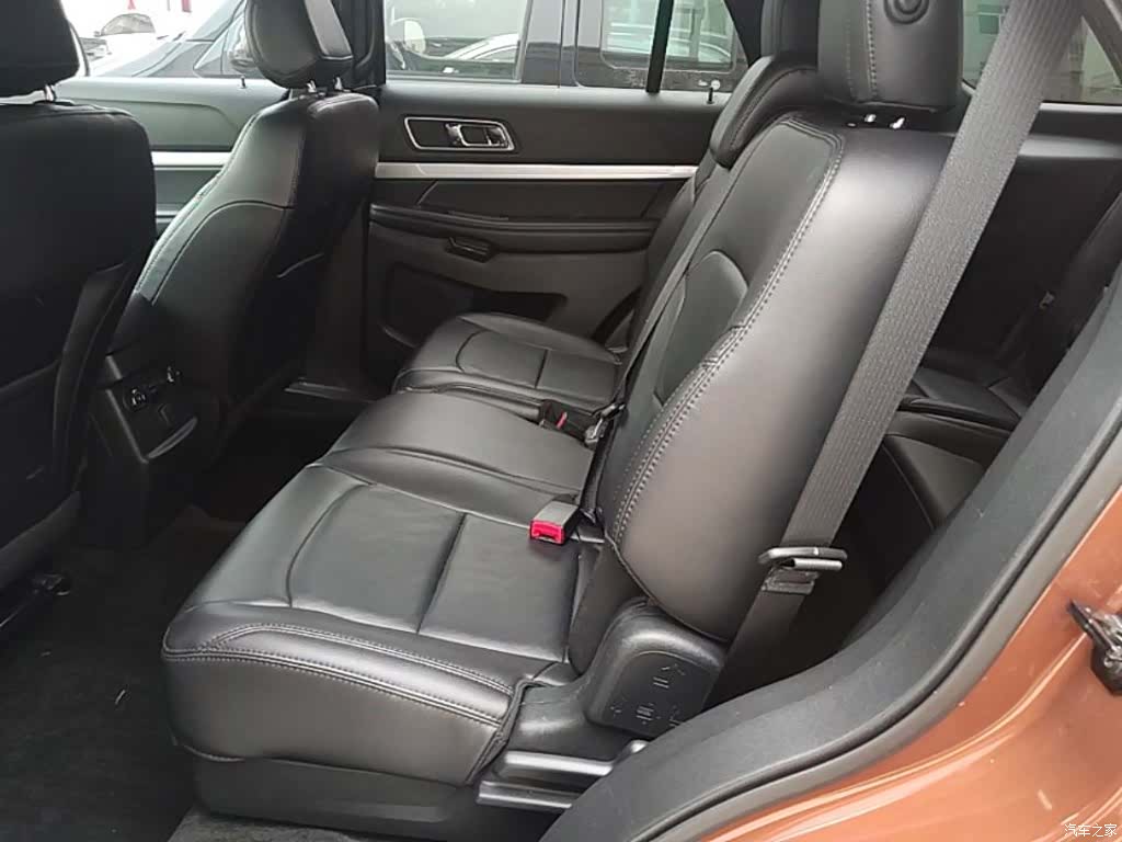 Ford Explorer, 2018 17