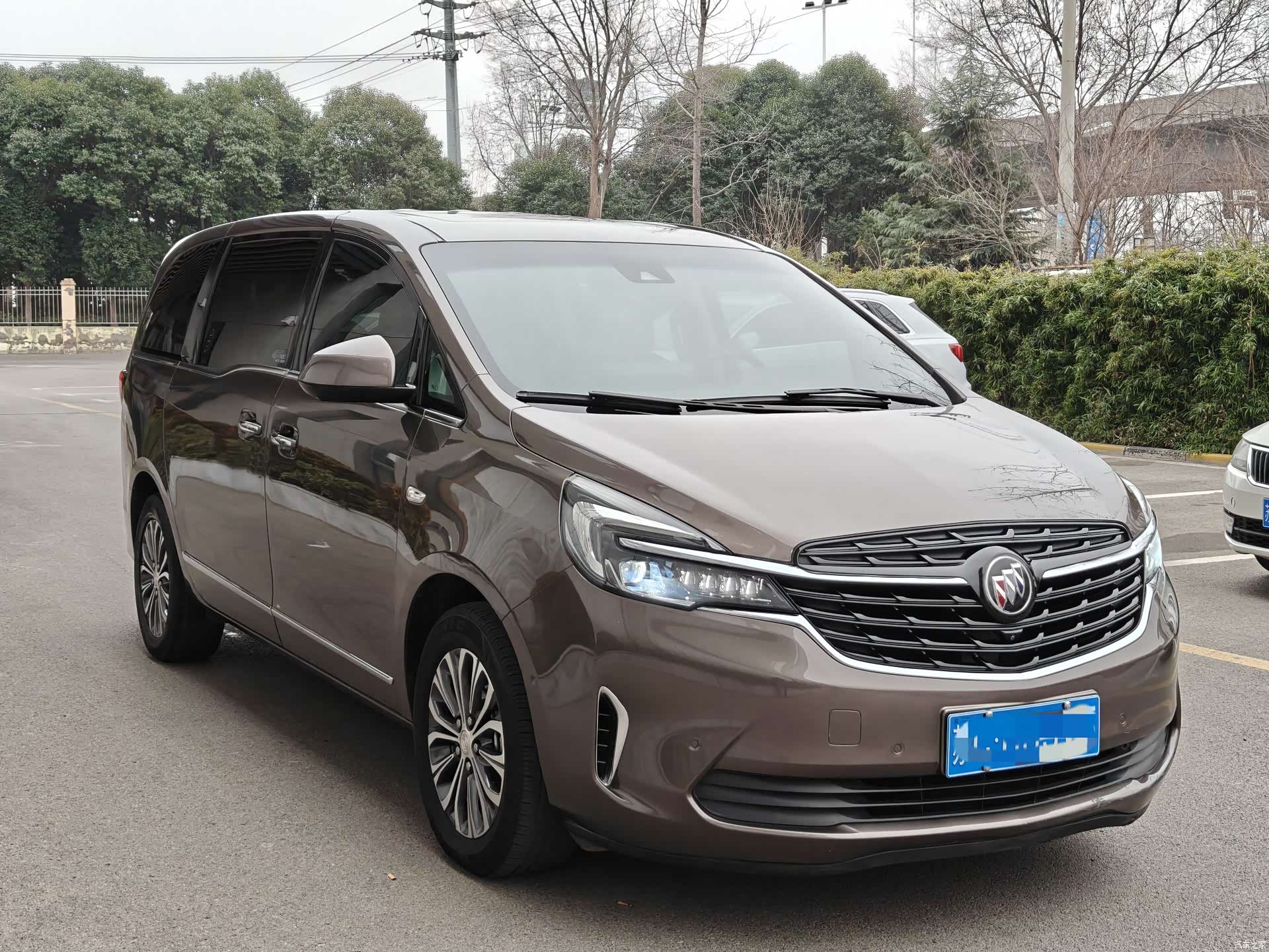 Buick GL8, 2021 3