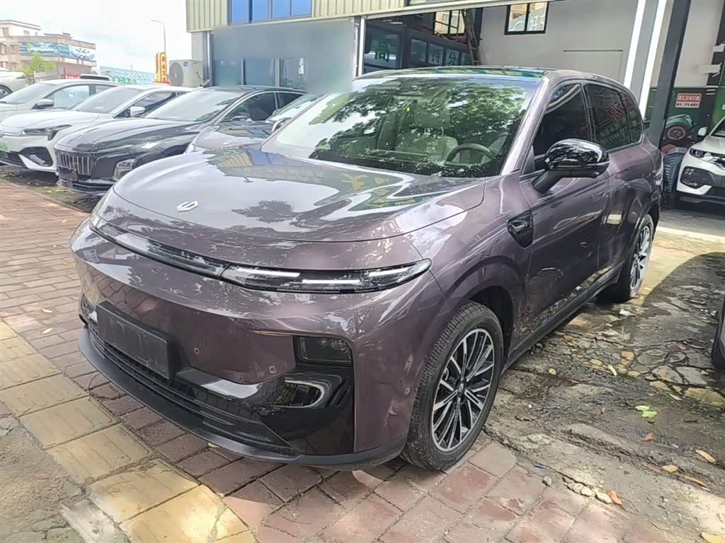 Leapmotor B10