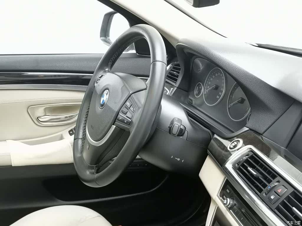 BMW 5 Series, 2011 22