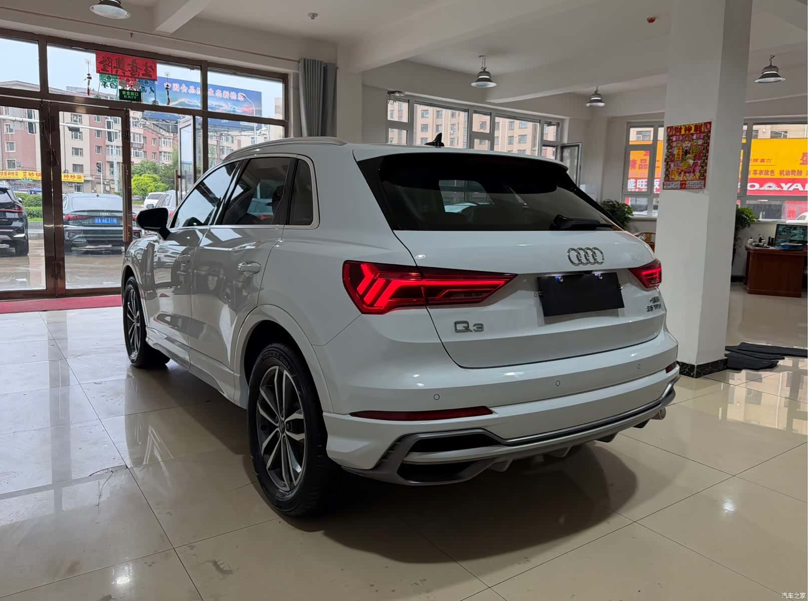 Audi Q3, 2023 4