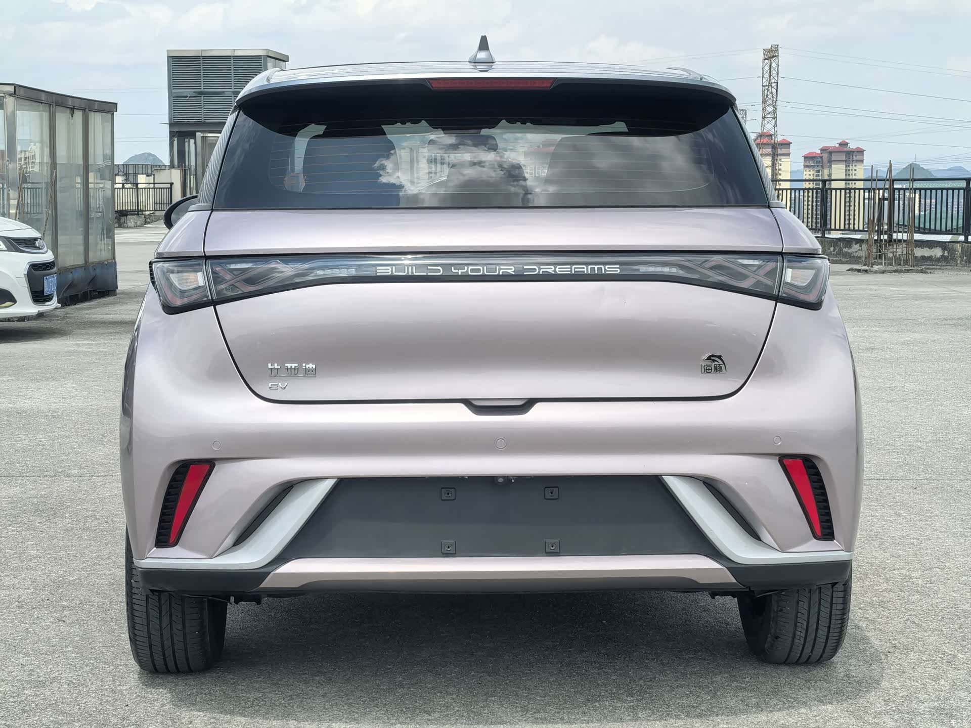 BYD Dolphin, 2022 все фото