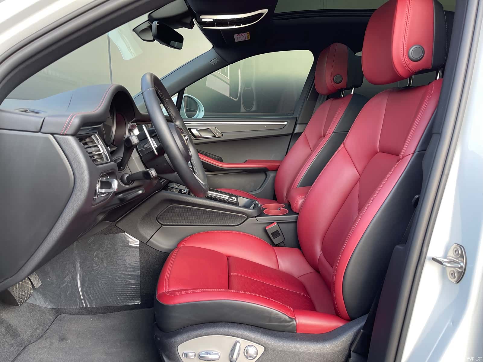 Porsche Macan, 2023 8