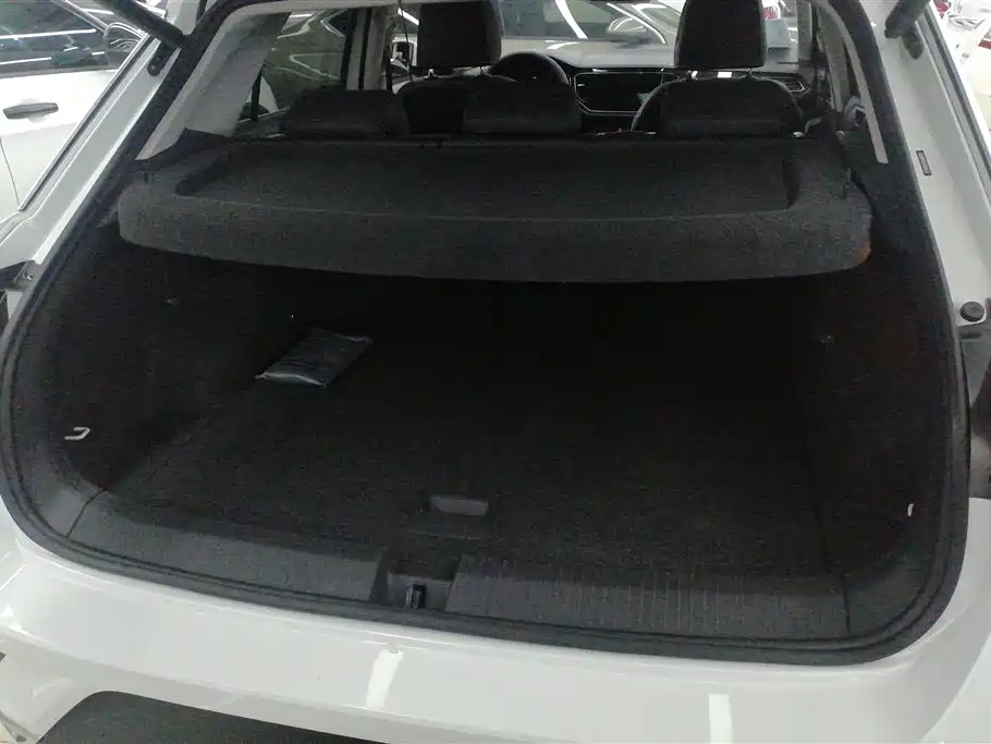 Volkswagen T-ROC exploring Songs