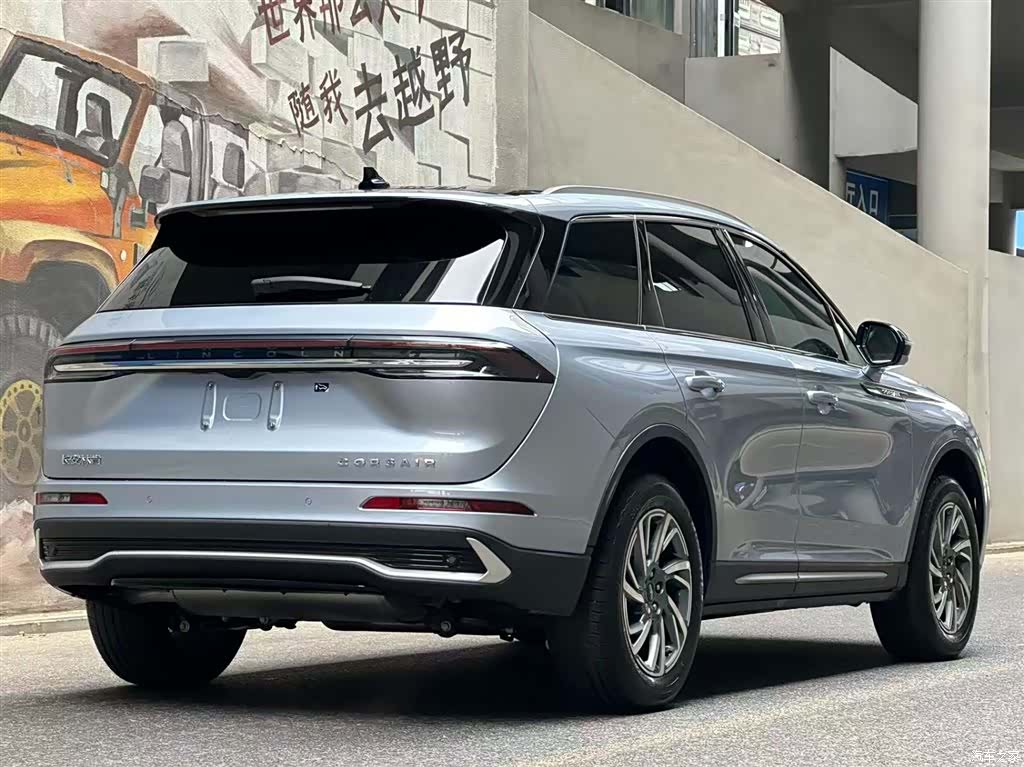 Lincoln Corsair, 2024 все фото