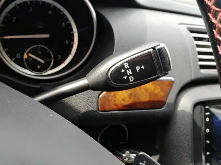 Mercedes-Benz R-class