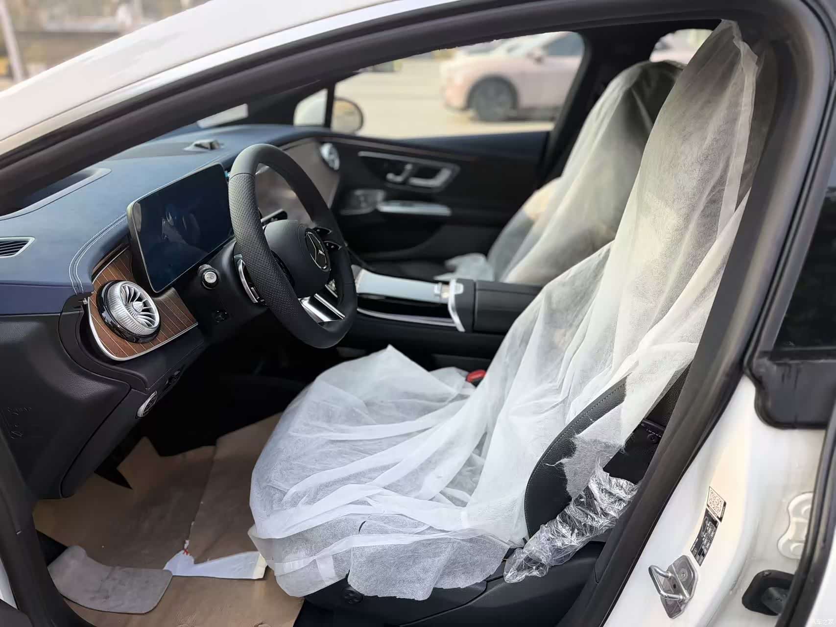 Mercedes-Benz EQE, 2025 9