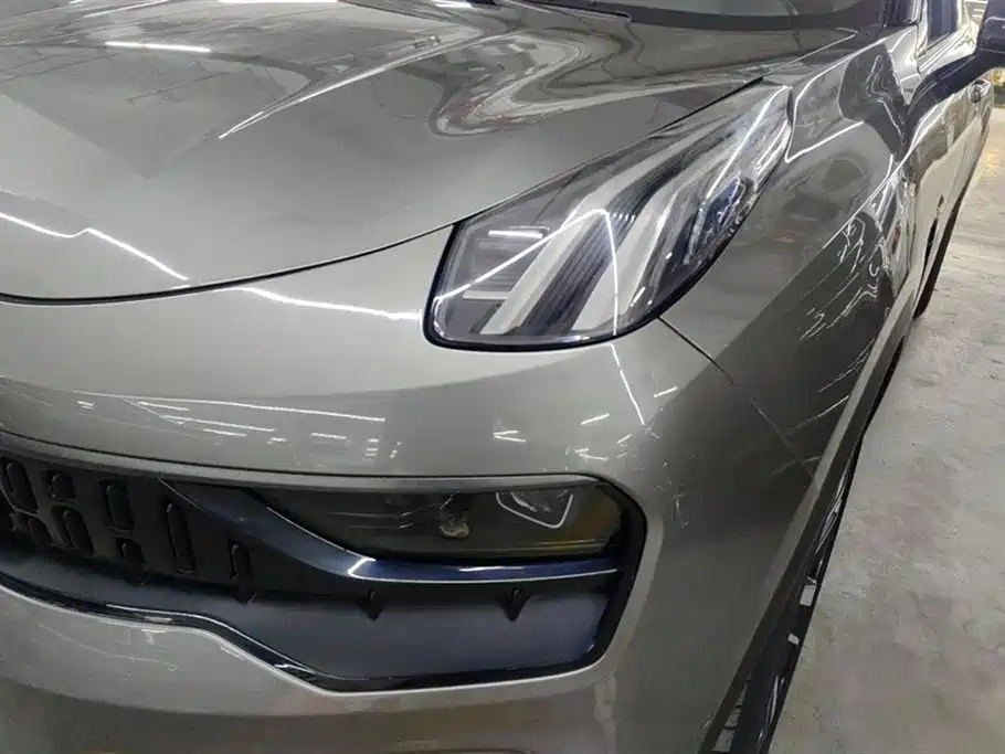 Lynk & Co 05