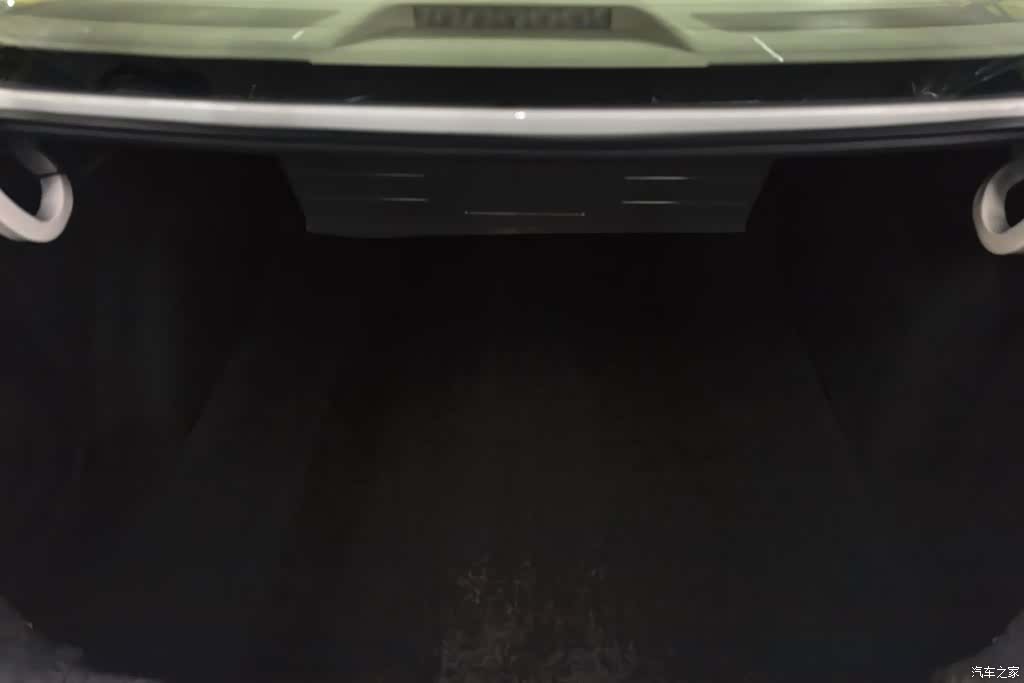 Skoda Rapid, 2014 4