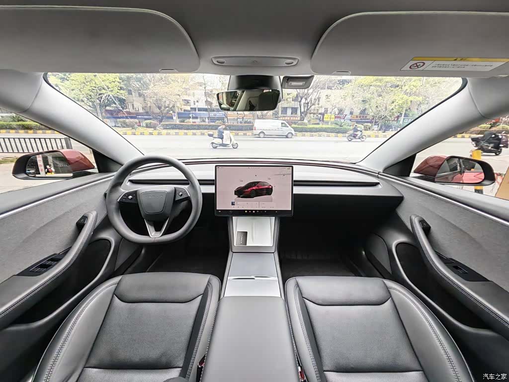 Tesla Model 3, 2024 8