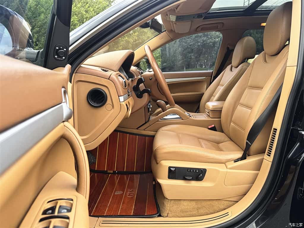 Cayenne GTS, 2011 10