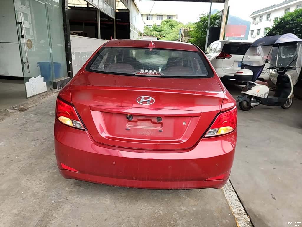 Hyundai GLS, 2015 6