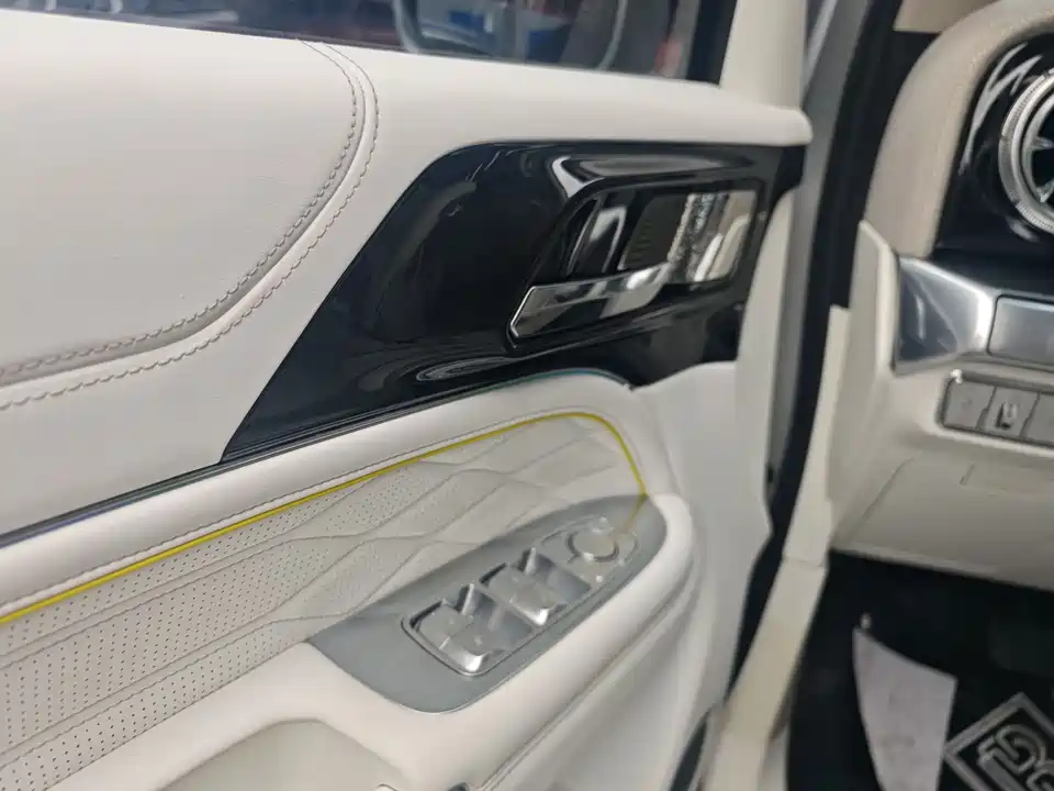 CrossBoundary Co-creation tank 300