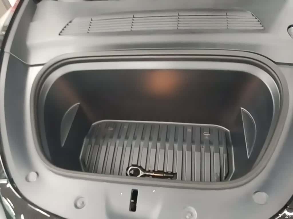 Tesla Model Y, 2023 20