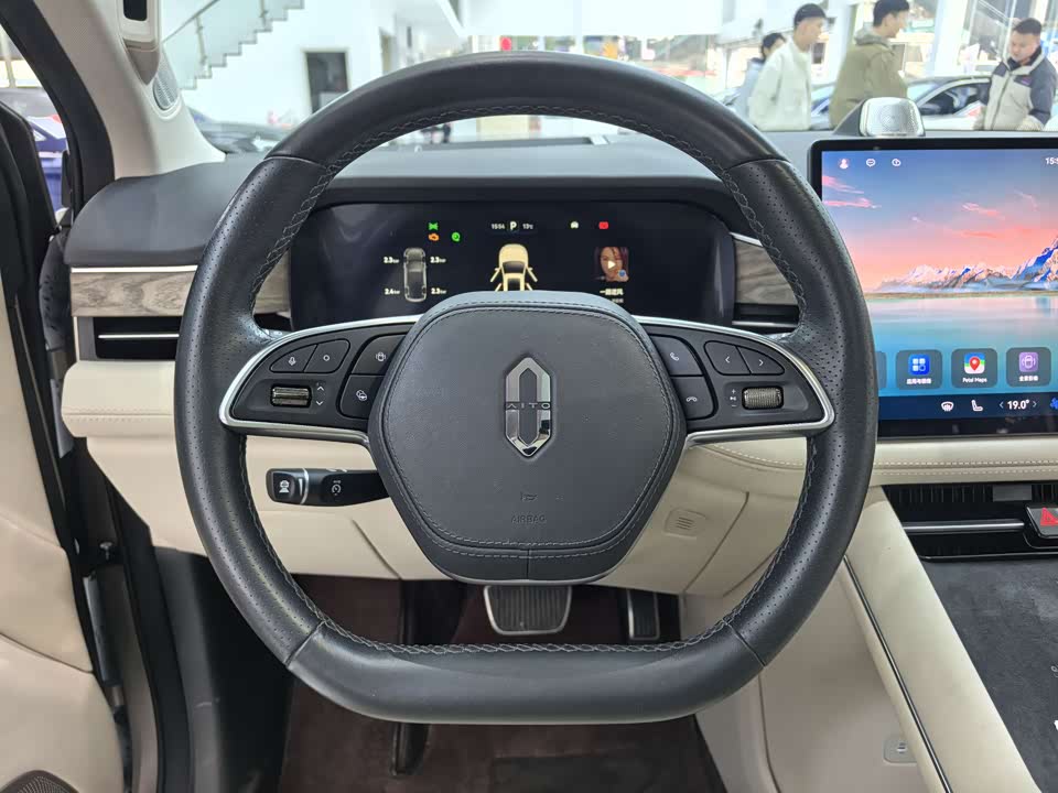 AITO Ask the world M7