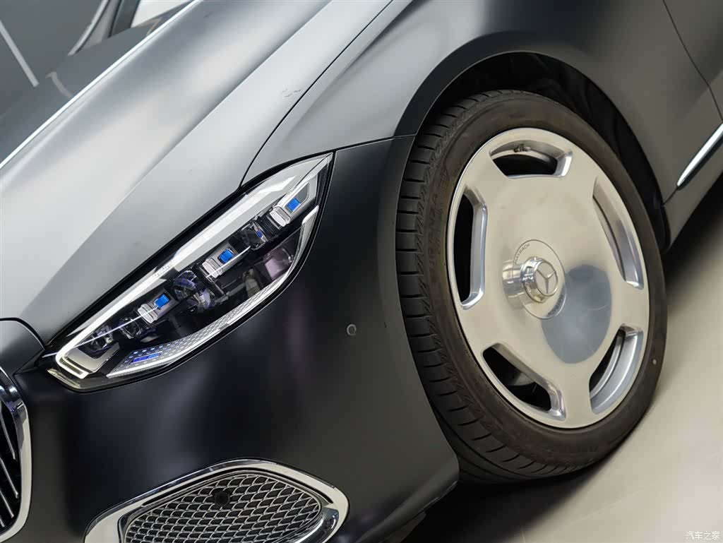Maybach S-Class, 2023 3