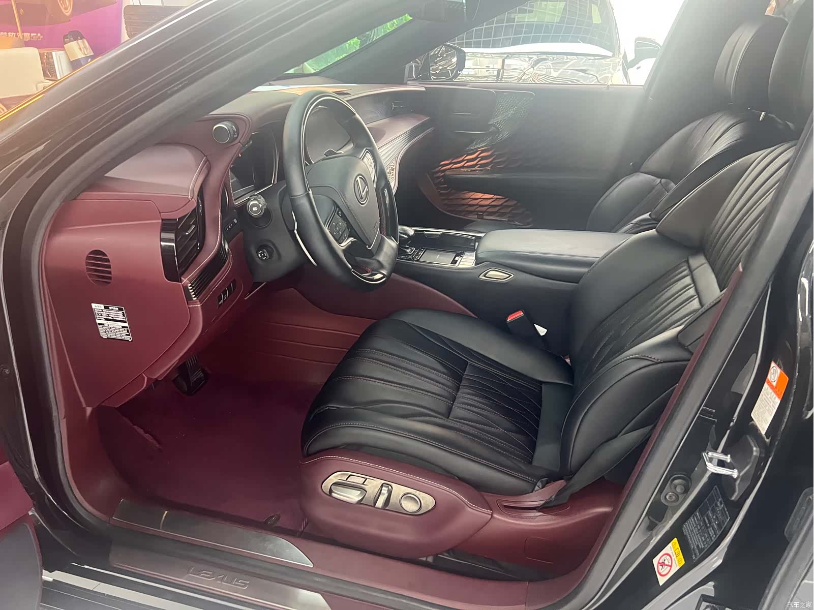 Lexus LS, 2019 4