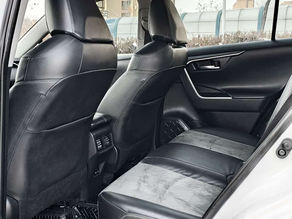 Toyota RAV4 Rongfang