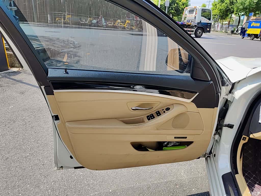 BMW 5 Series, 2011 6