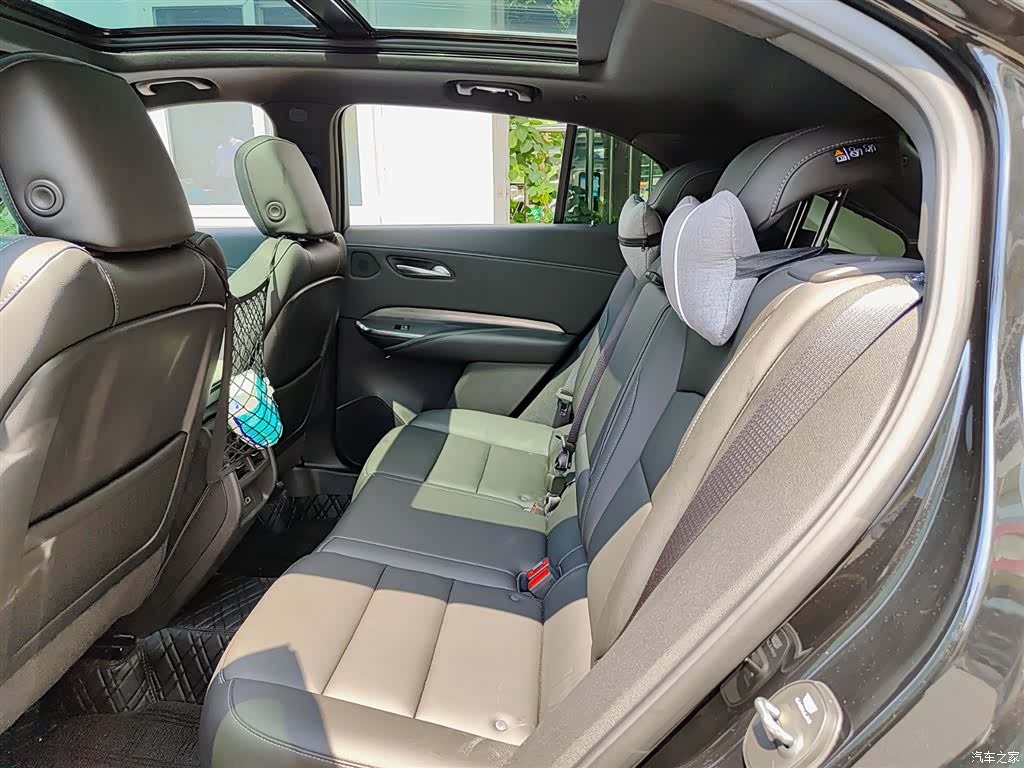 Cadillac XT4, 2024 8
