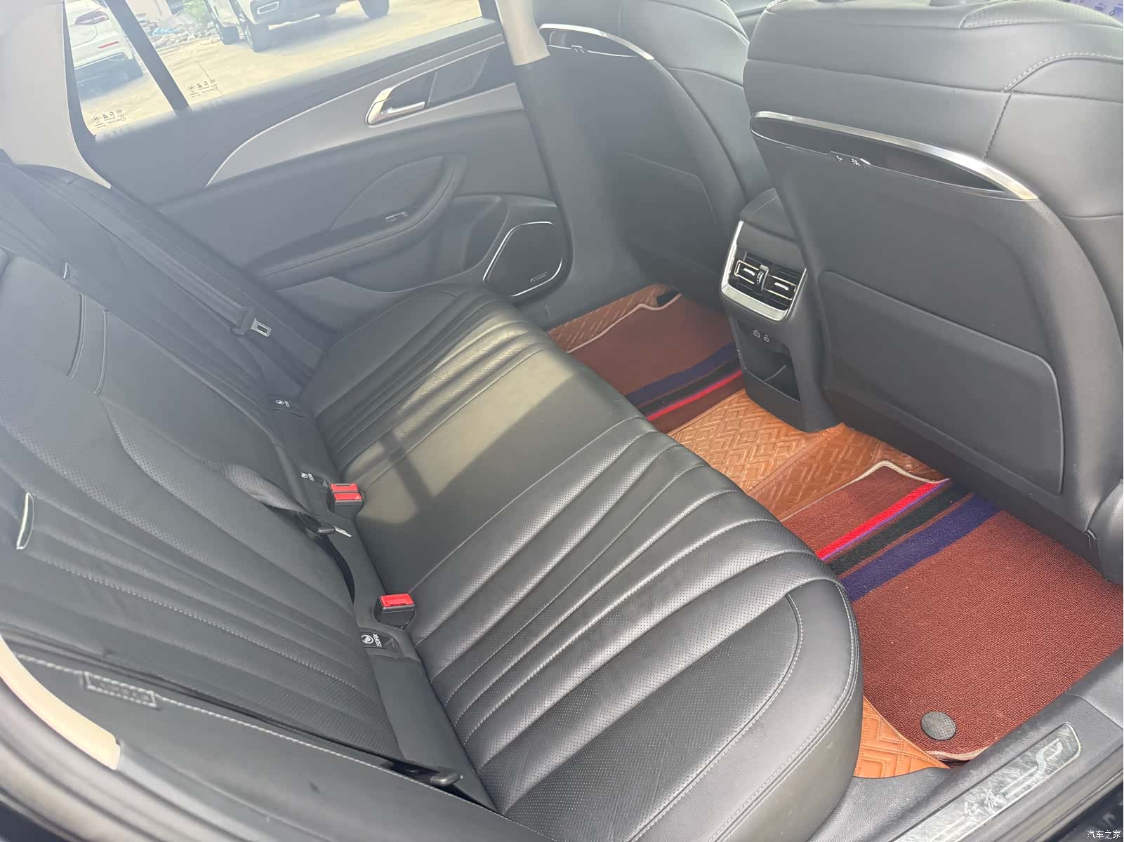 Hongqi H5, 2022 10