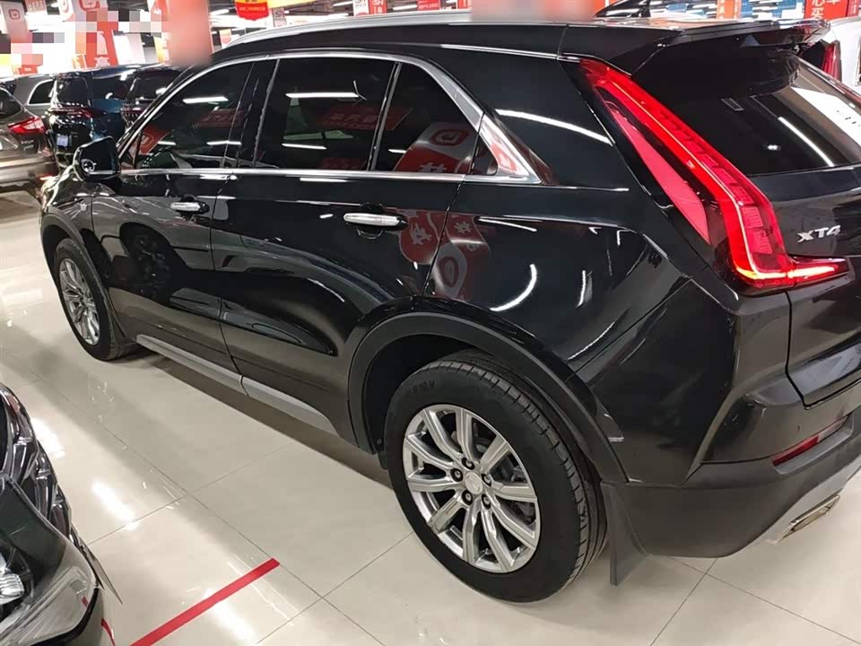 Cadillac XT4