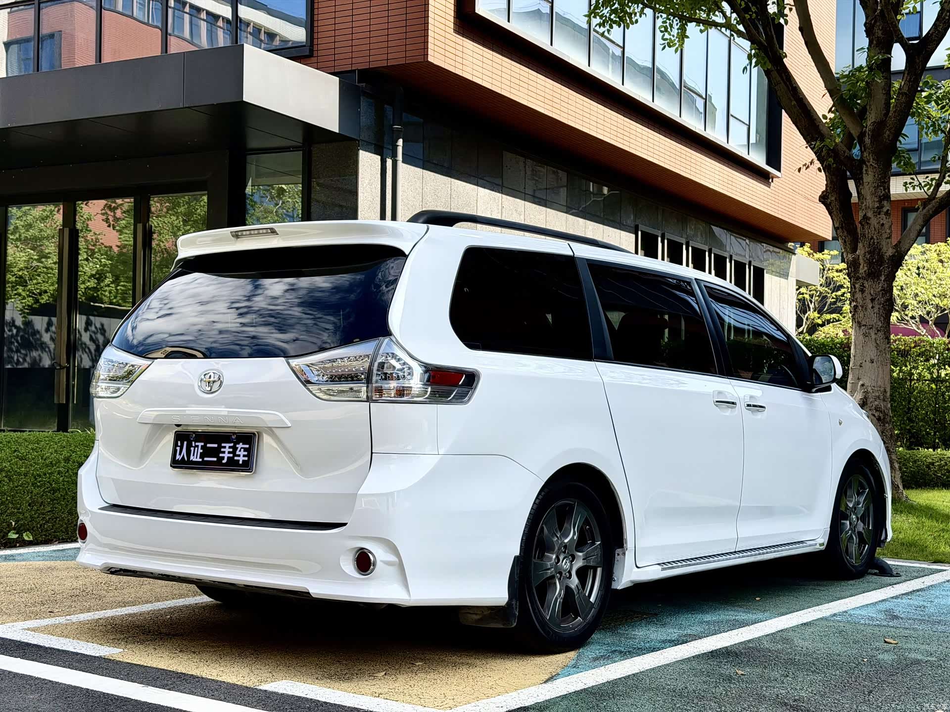 Toyota Sienna, 2017 10