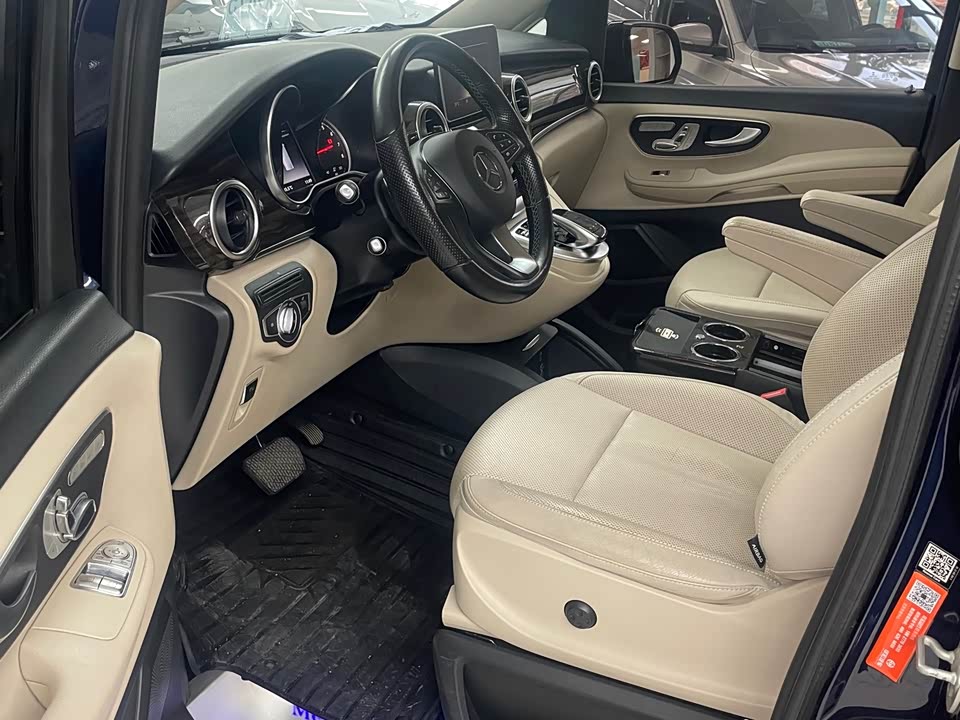 Mercedes-Benz V-class