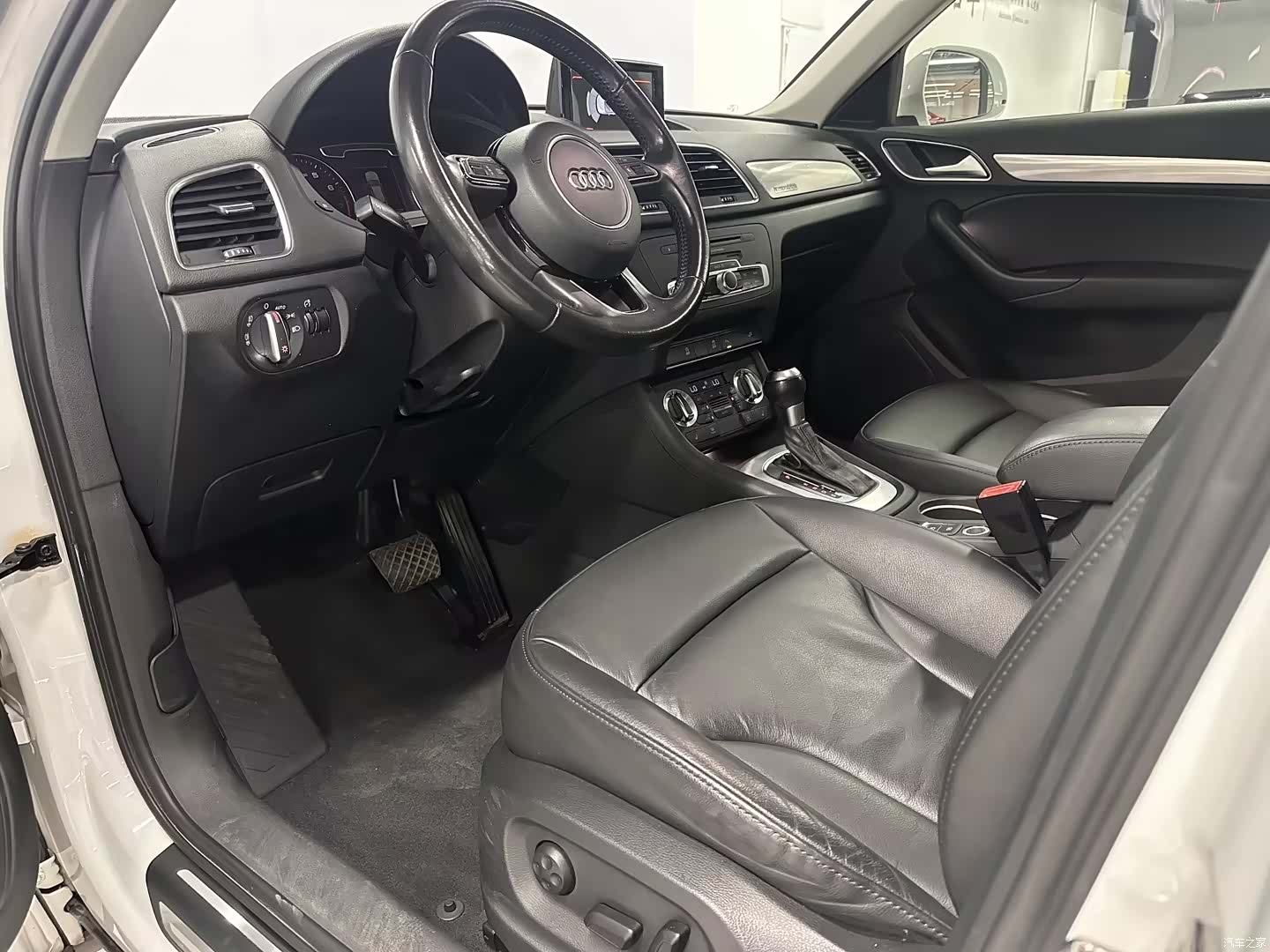 Audi Q3, 2015 12