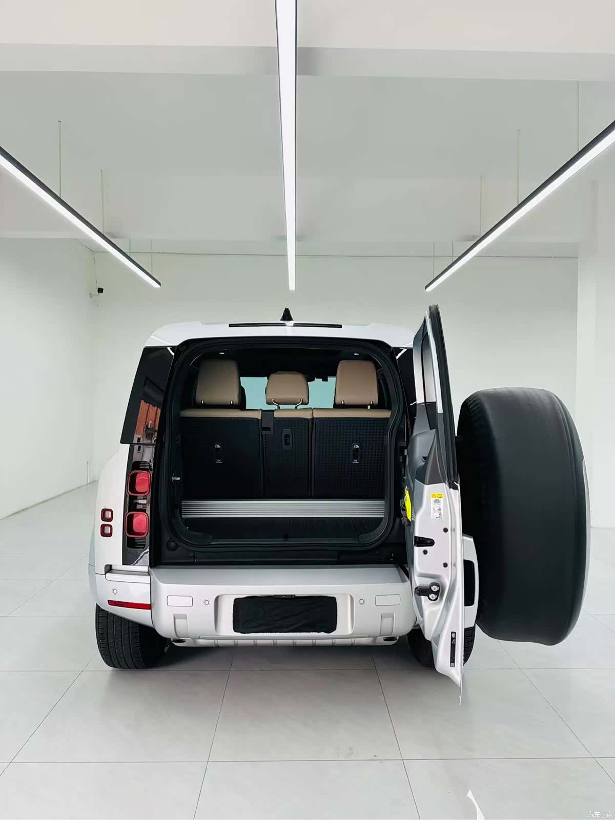 Land Rover Defender, 2021 18