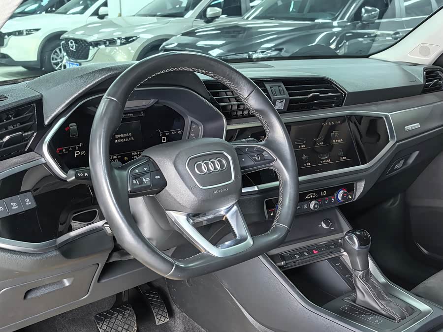 Audi Q3 2023, фото 11