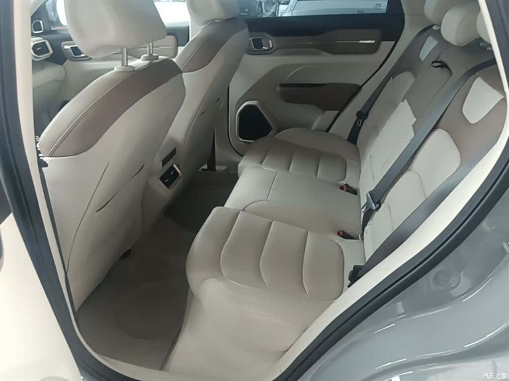 Geely Icon, 2022 17
