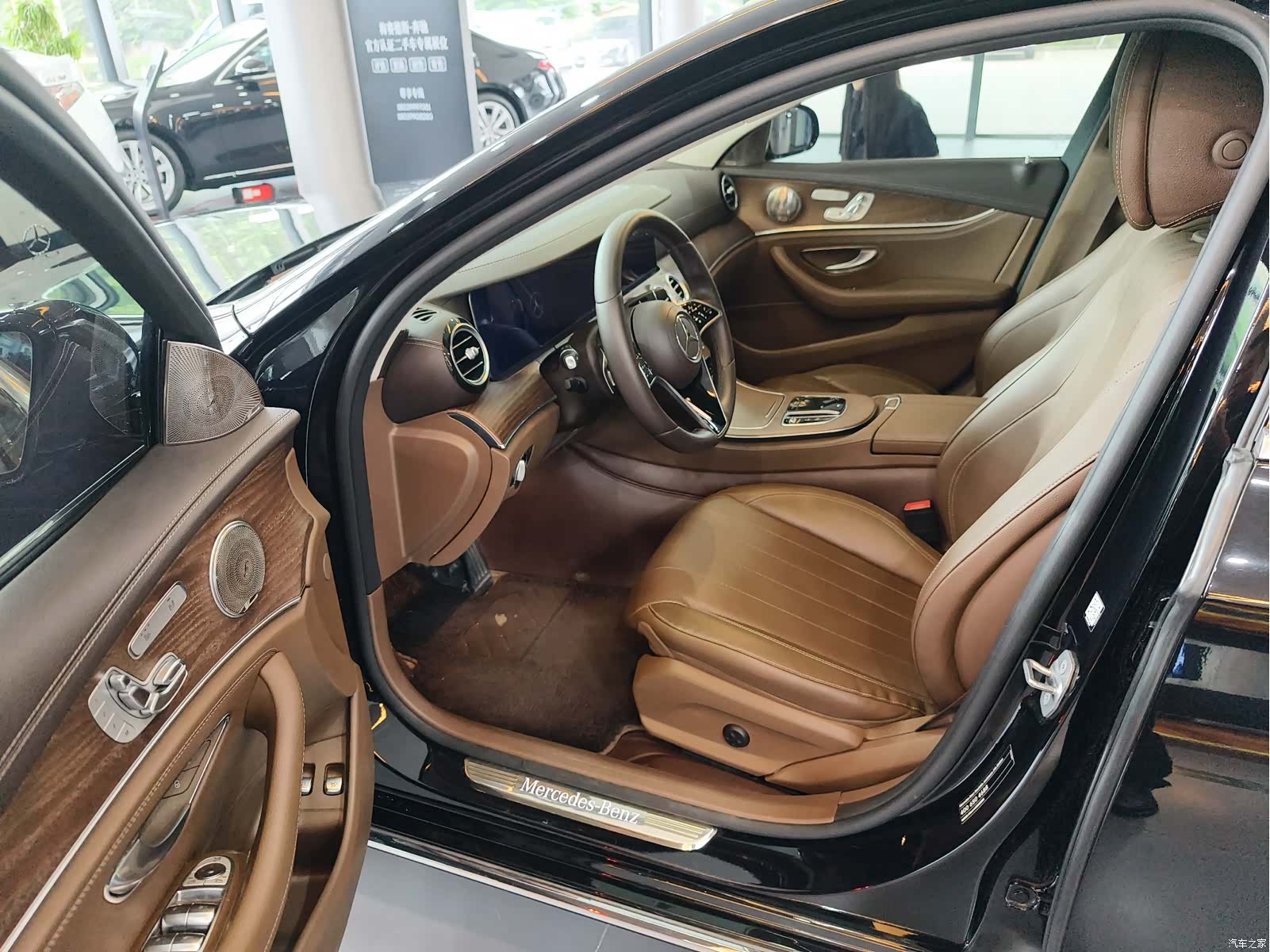 Mercedes-Benz E-Class, 2023 3