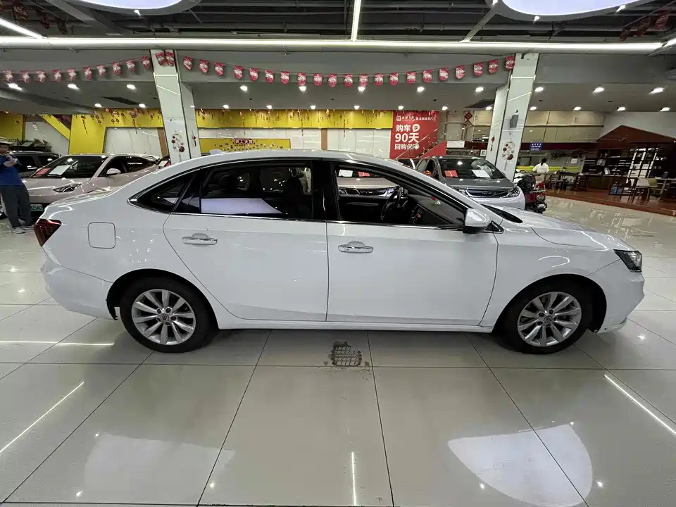 Roewe i6