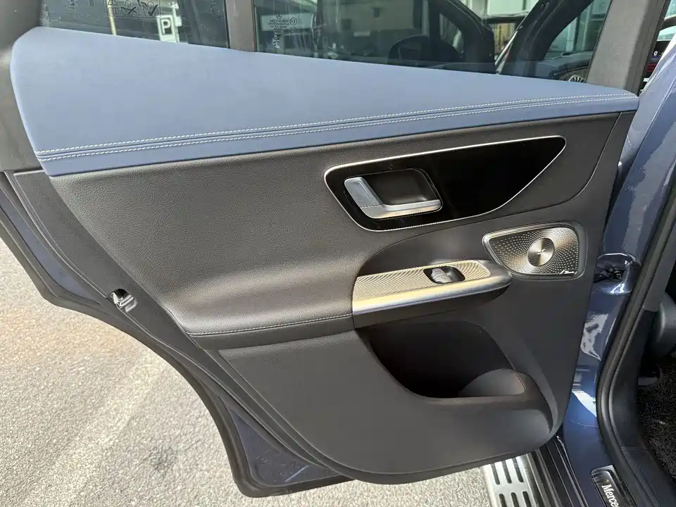 Mercedes-Benz EQE SUV