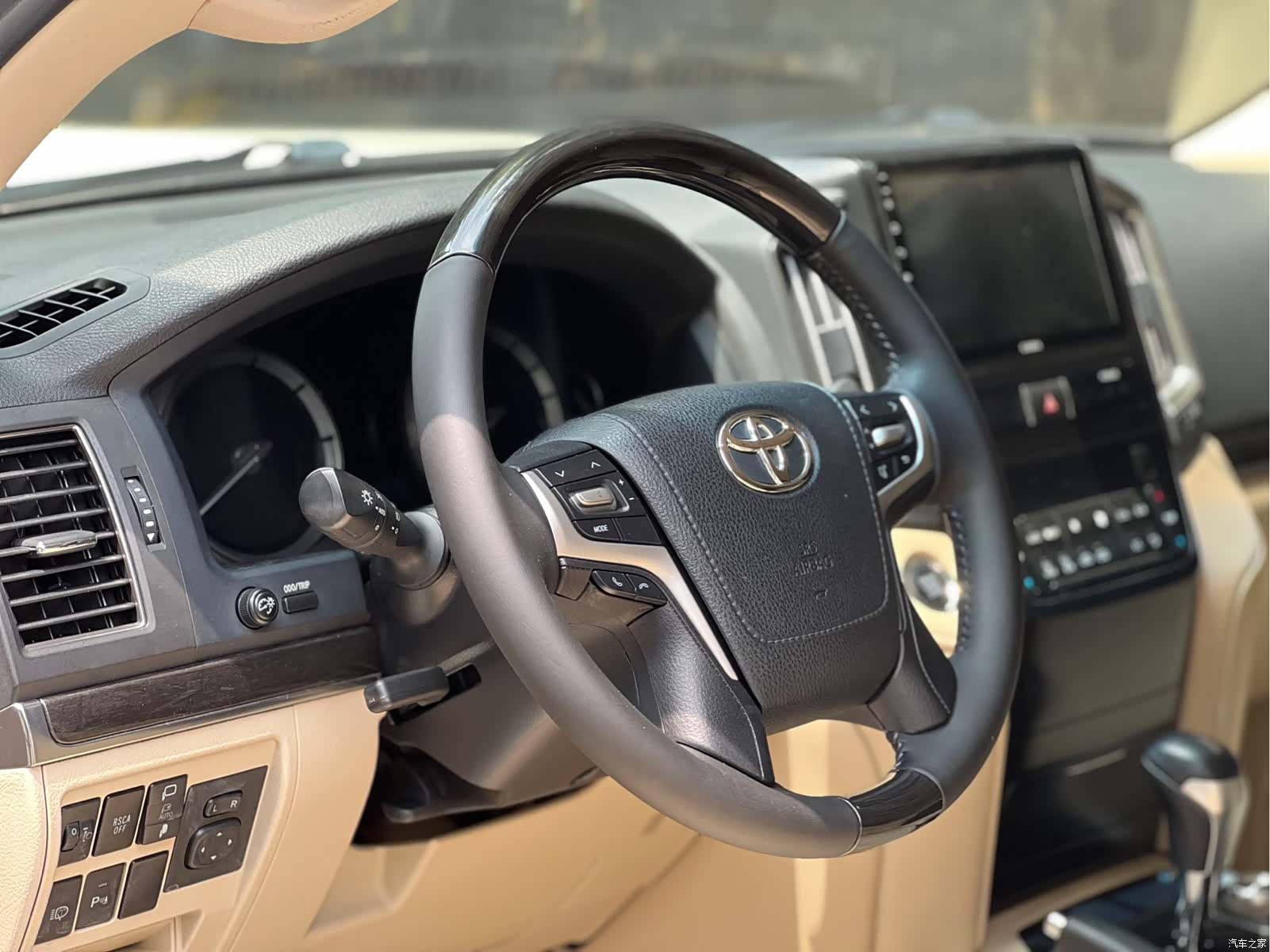 Toyota Land Cruiser, 2020 10