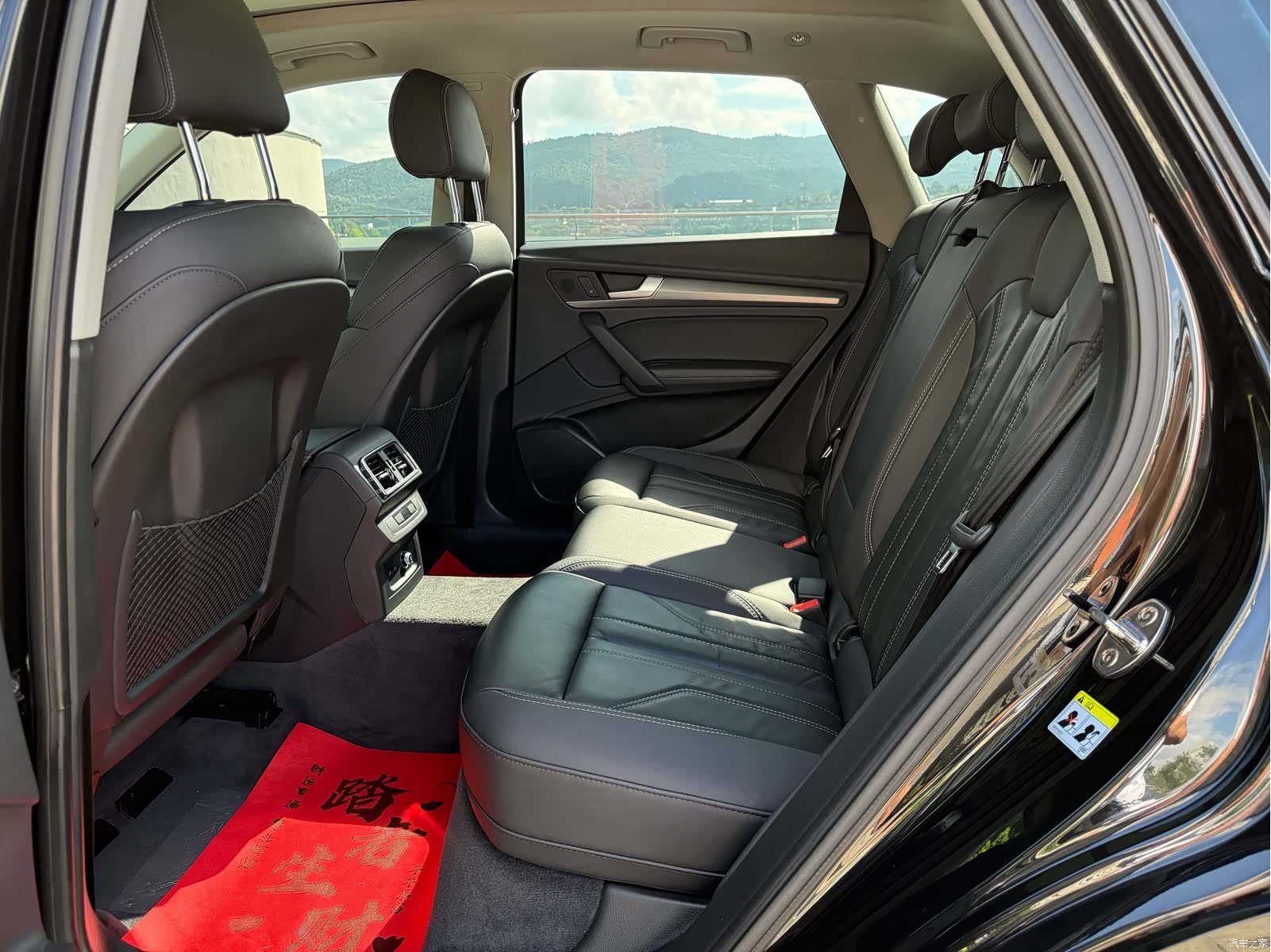 Audi Q5L, 2023 все фото