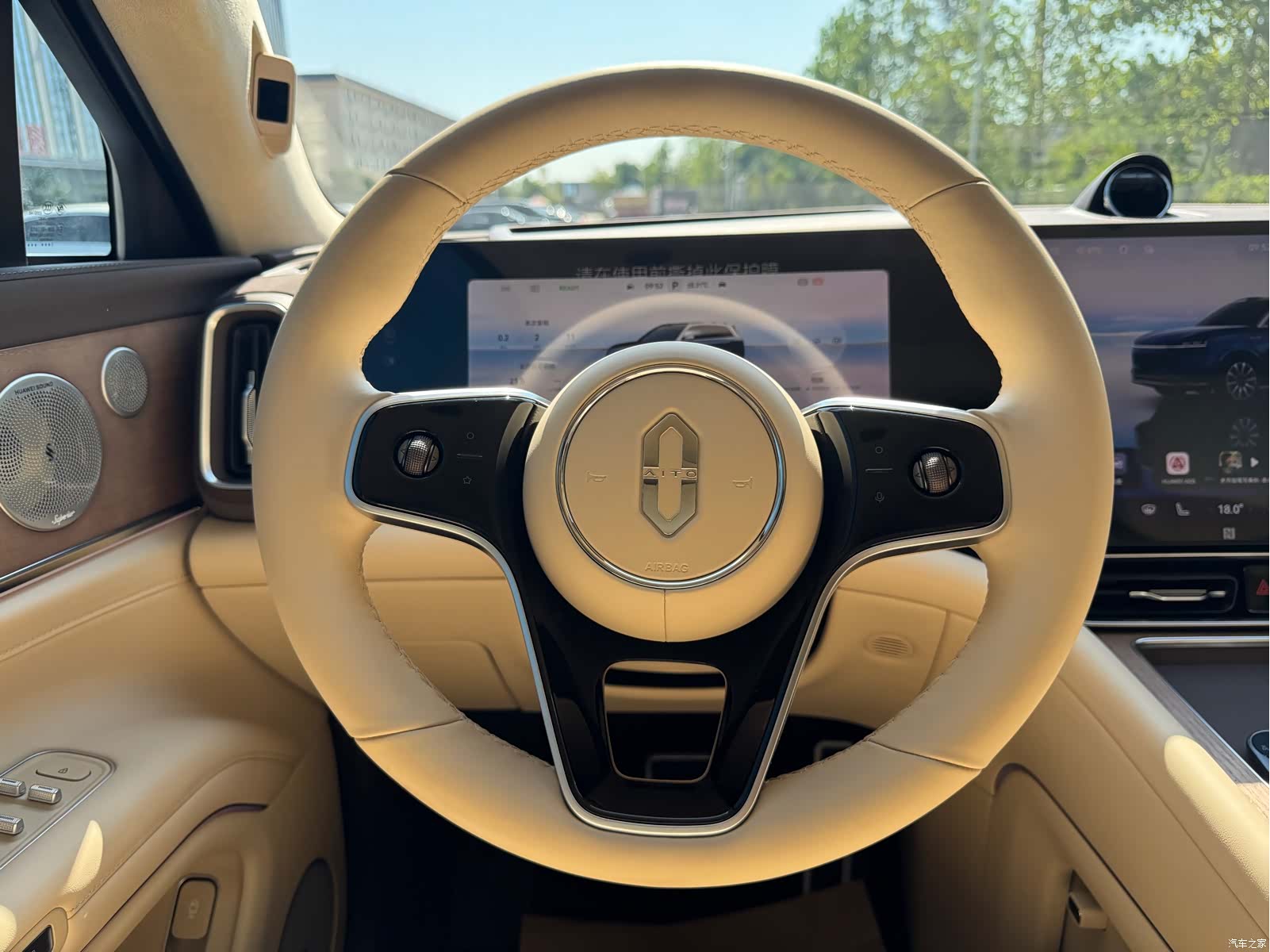 AITO M9, 2025 все фото