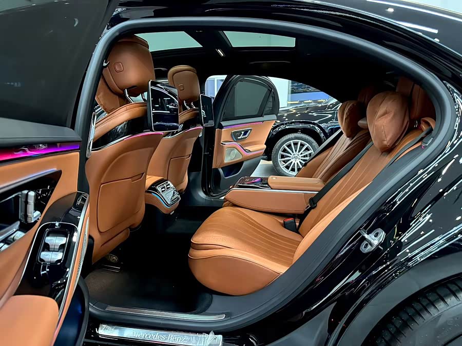 Mercedes-Benz S-Class 2024, фото 8