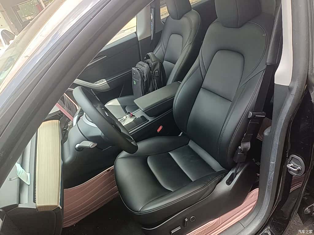 Tesla Model Y, 2023 15