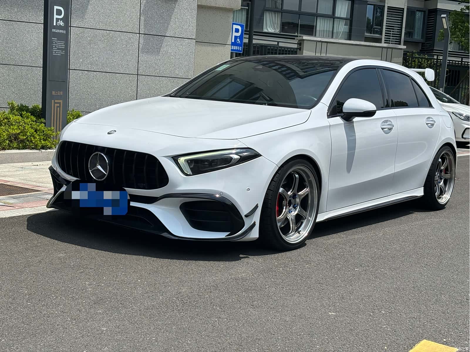 Mercedes-Benz A-Class, 2020 1