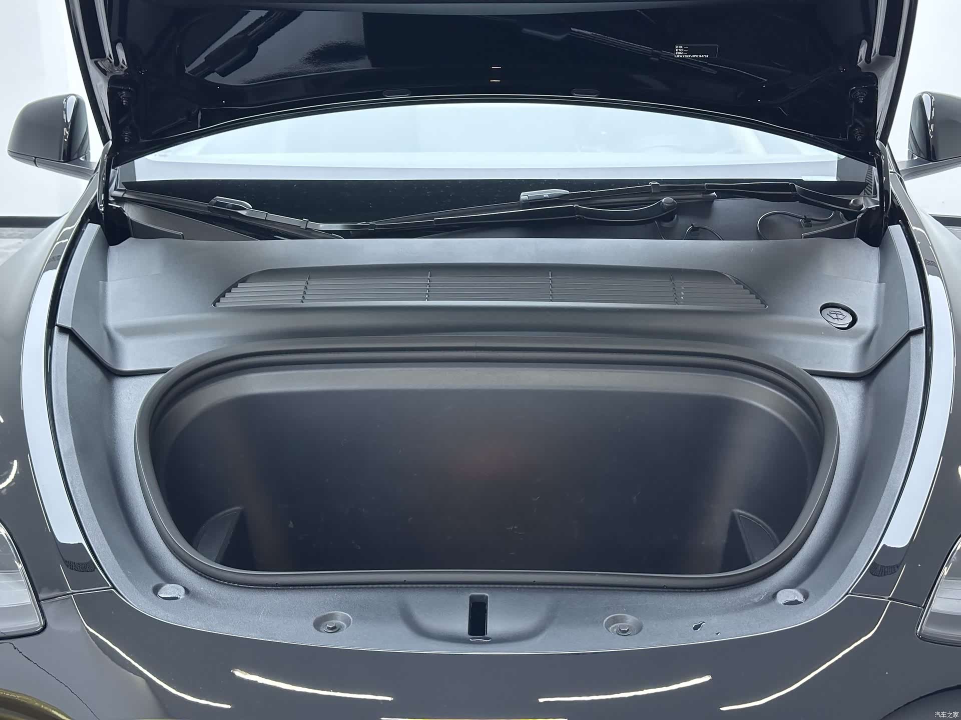 Tesla Model Y, 2023 11