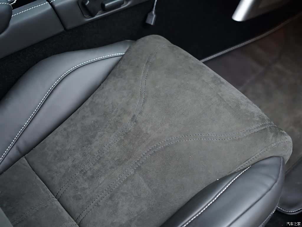 Aston Martin DBS, 2010 43