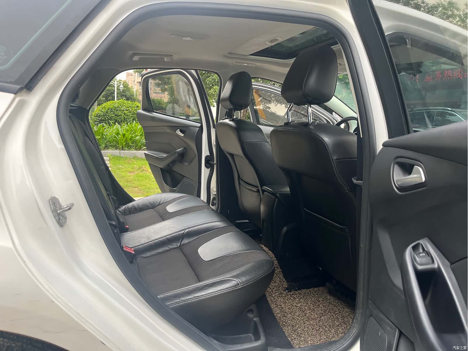 Ford Focus, 2015 10