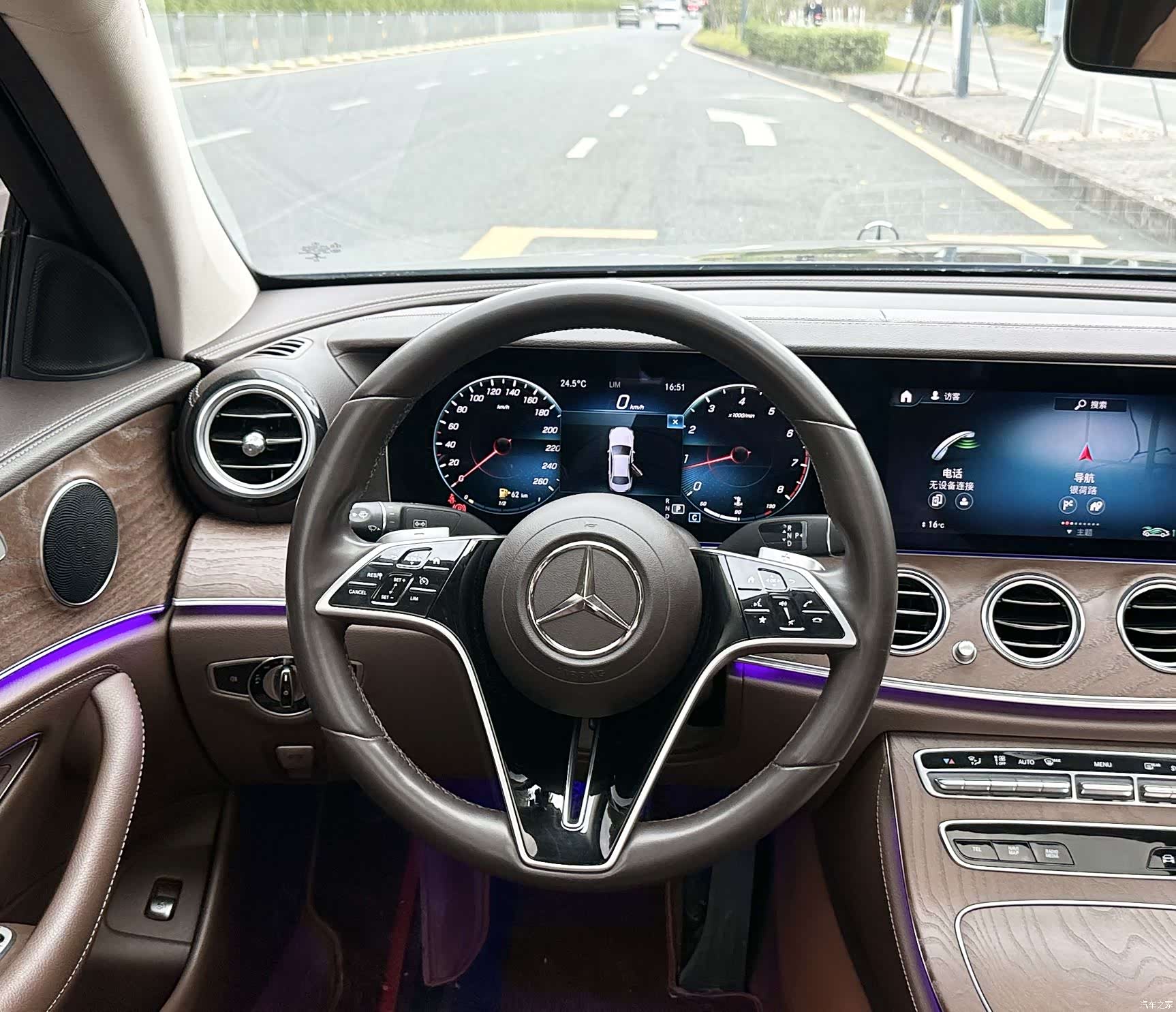 Mercedes-Benz E-Class, 2022 14