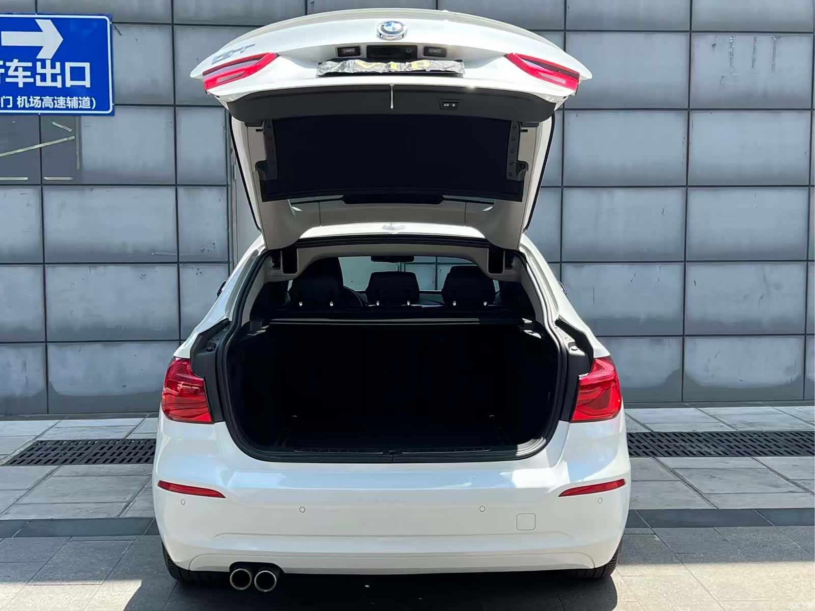 BMW 3 Series, 2019 26
