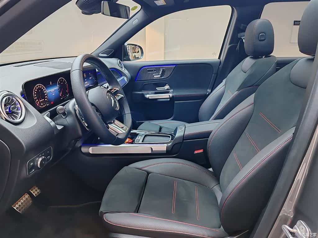 Mercedes-Benz GLB, 2025 14