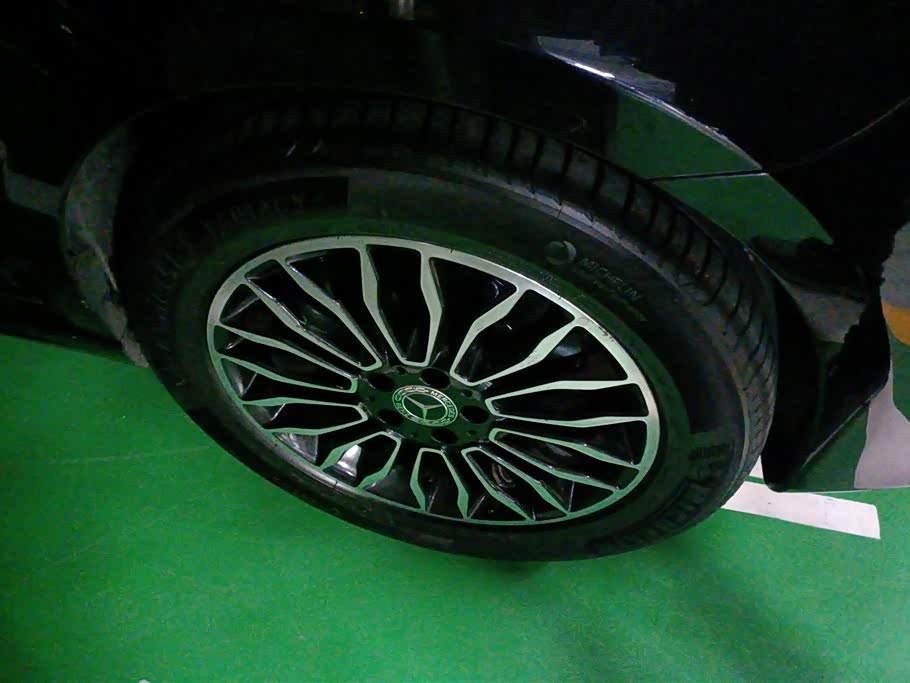 Mercedes-Benz V-class